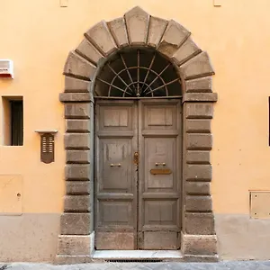 Living Rhome - Condotti , Rome Italy